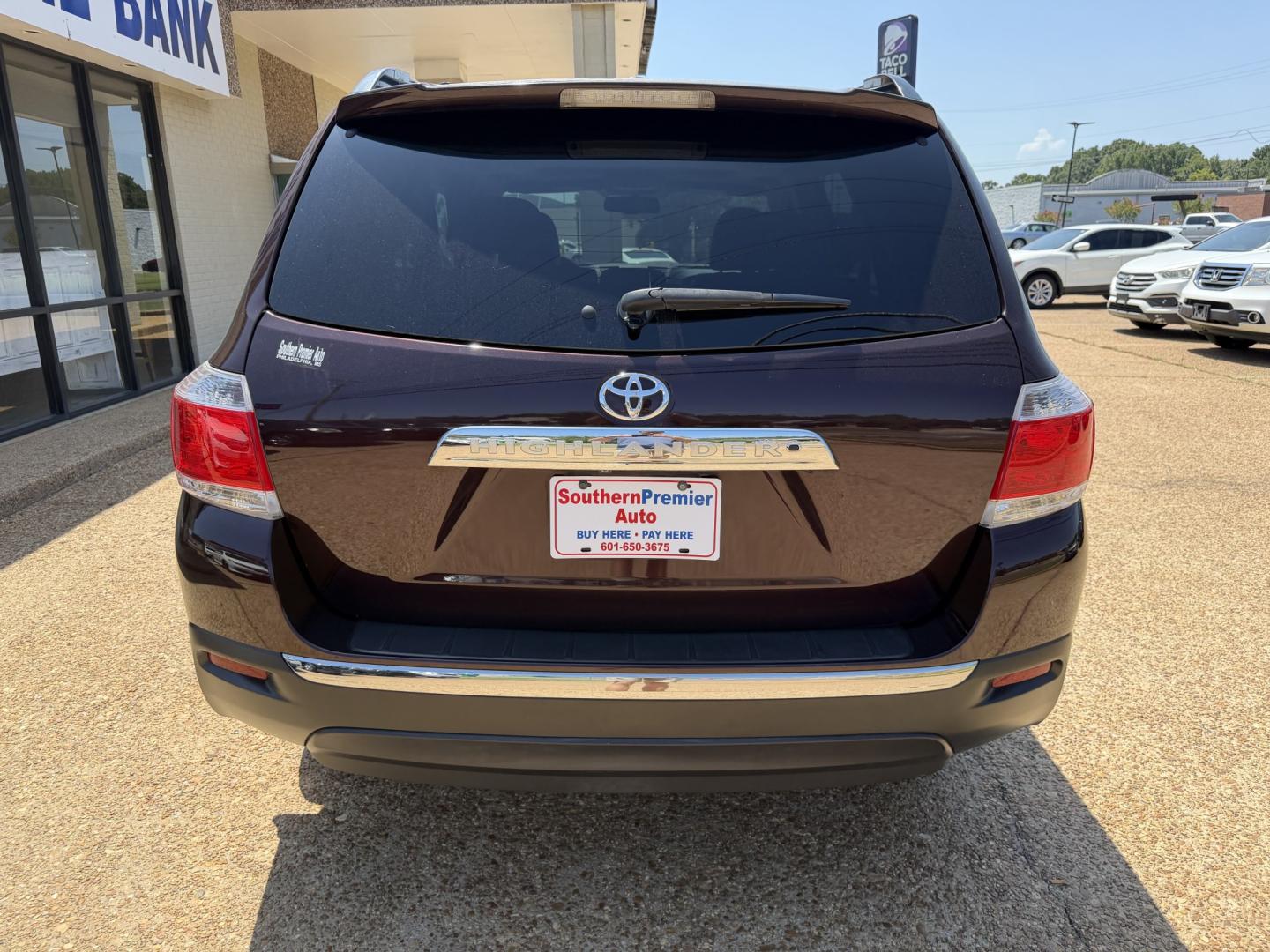 2013 BURGANDY TOYOTA HIGHLANDER SE (5TDZK3EH1DS) , located at 922 W. Beacon St., Philadelphia, MS, 39350, (601) 650-3675, 32.770447, -89.127151- Photo#4