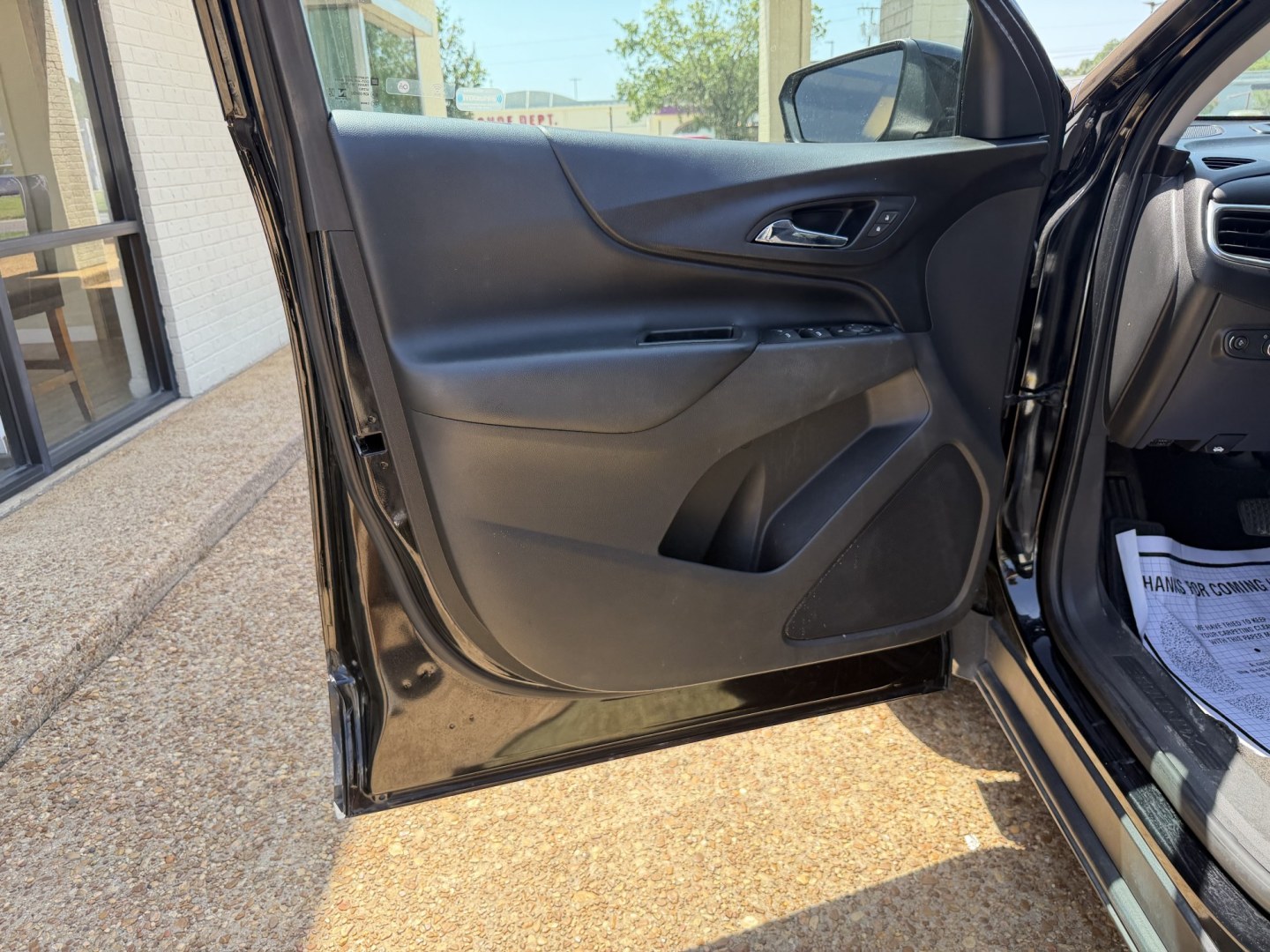 2020 BLACK CHEVROLET EQUINOX LT (1LT) (3GNAXKEV9LL) , located at 922 W. Beacon St., Philadelphia, MS, 39350, (601) 650-3675, 32.770447, -89.127151- Photo#8