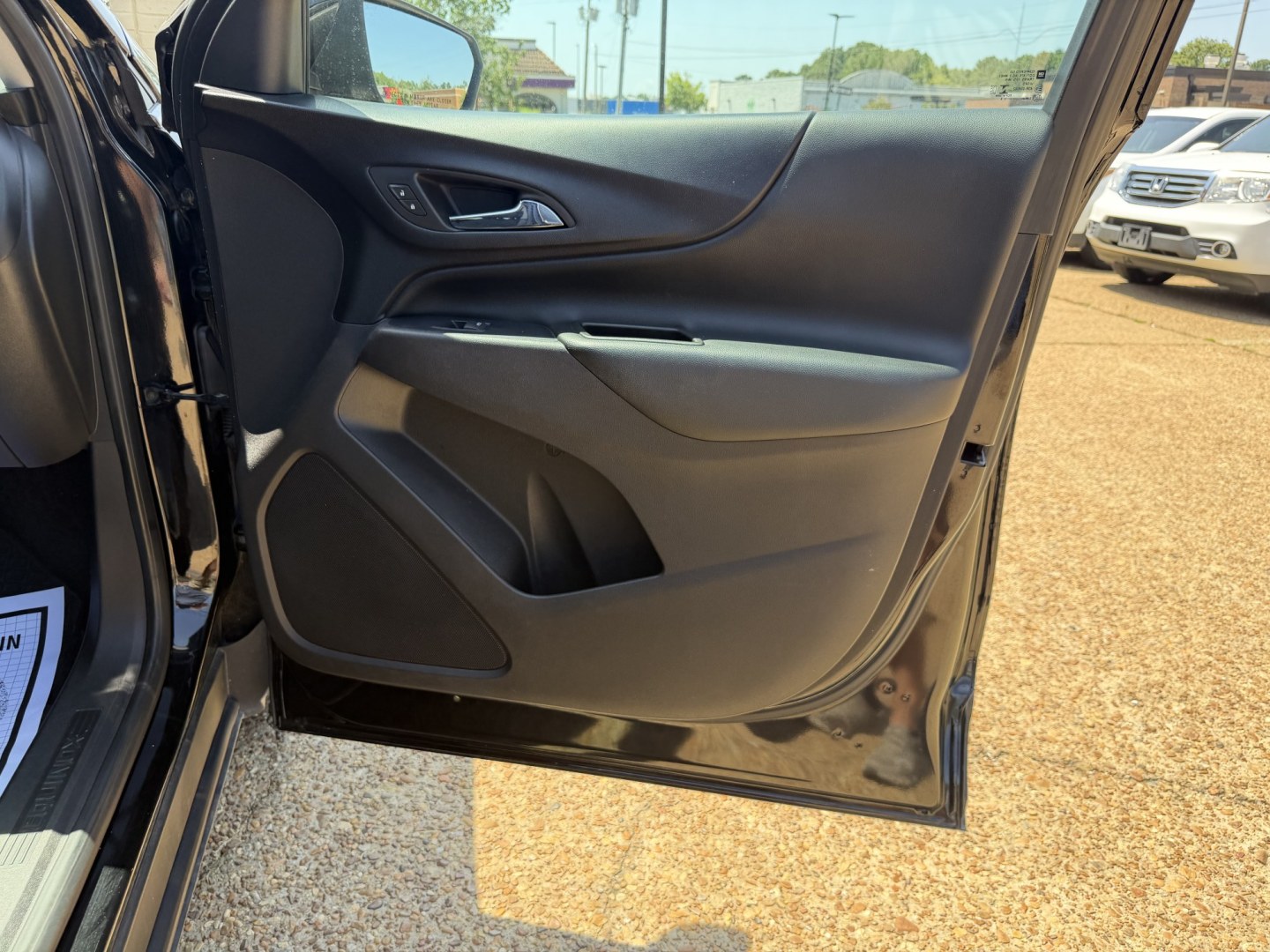 2020 BLACK CHEVROLET EQUINOX LT (1LT) (3GNAXKEV9LL) , located at 922 W. Beacon St., Philadelphia, MS, 39350, (601) 650-3675, 32.770447, -89.127151- Photo#11