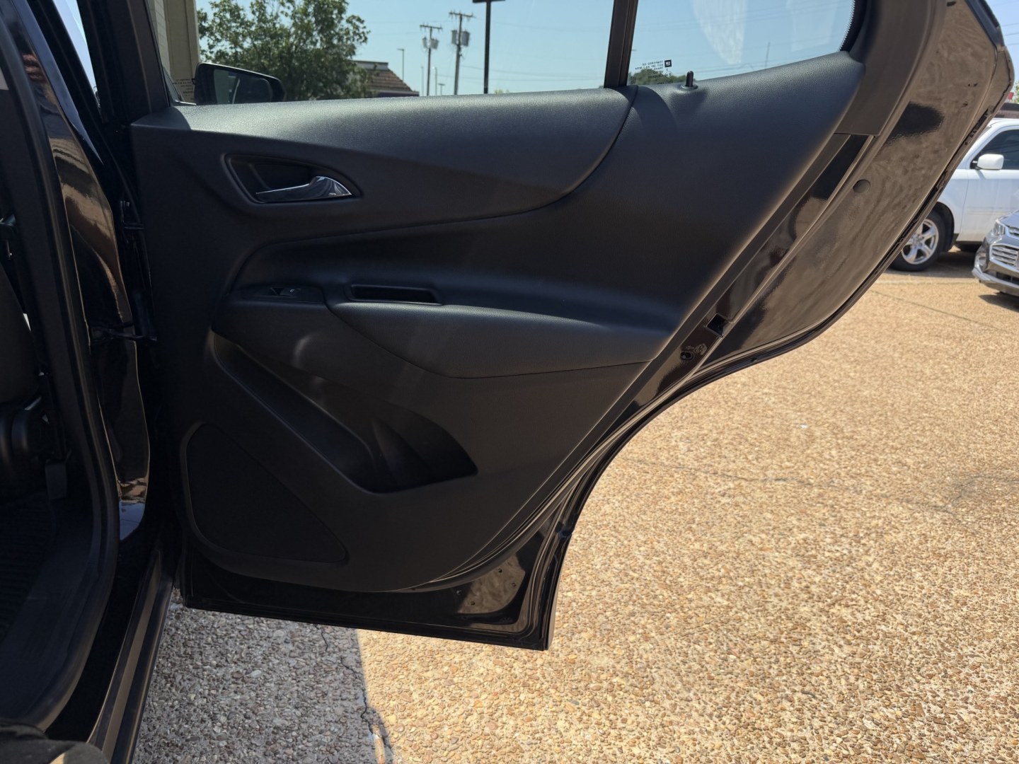 2020 BLACK CHEVROLET EQUINOX LT (1LT) (3GNAXKEV9LL) , located at 922 W. Beacon St., Philadelphia, MS, 39350, (601) 650-3675, 32.770447, -89.127151- Photo#15