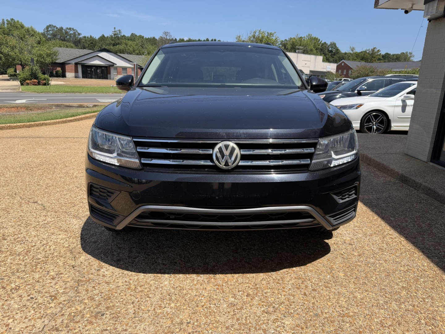 2020 BLACK VOLKSWAGEN TIGUAN SE (3VV3B7AXXLM) , located at 922 W. Beacon St., Philadelphia, MS, 39350, (601) 650-3675, 32.770447, -89.127151- Photo#1
