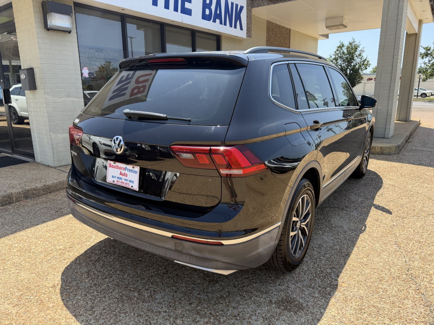 2020 BLACK VOLKSWAGEN TIGUAN SE (3VV3B7AXXLM) , located at 922 W. Beacon St., Philadelphia, MS, 39350, (601) 650-3675, 32.770447, -89.127151- Photo#5