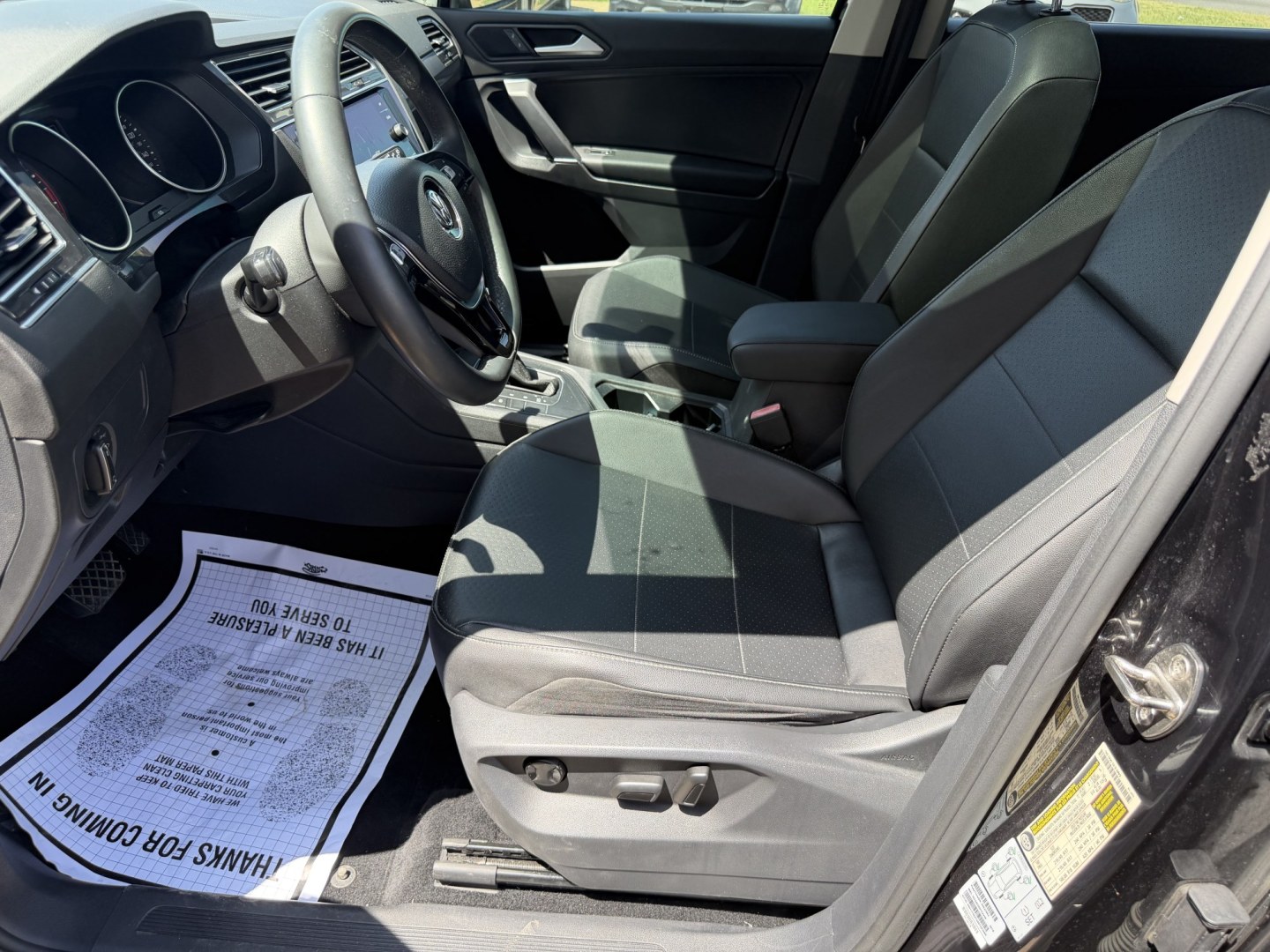 2020 BLACK VOLKSWAGEN TIGUAN SE (3VV3B7AXXLM) , located at 922 W. Beacon St., Philadelphia, MS, 39350, (601) 650-3675, 32.770447, -89.127151- Photo#9