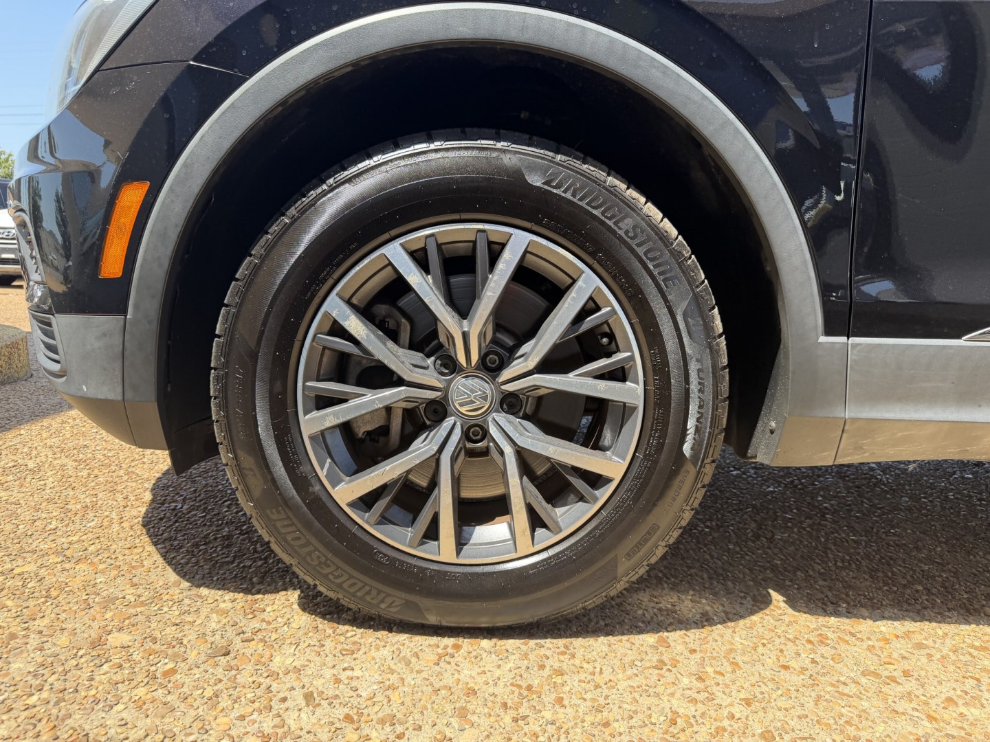 2020 BLACK VOLKSWAGEN TIGUAN SE (3VV3B7AXXLM) , located at 922 W. Beacon St., Philadelphia, MS, 39350, (601) 650-3675, 32.770447, -89.127151- Photo#7