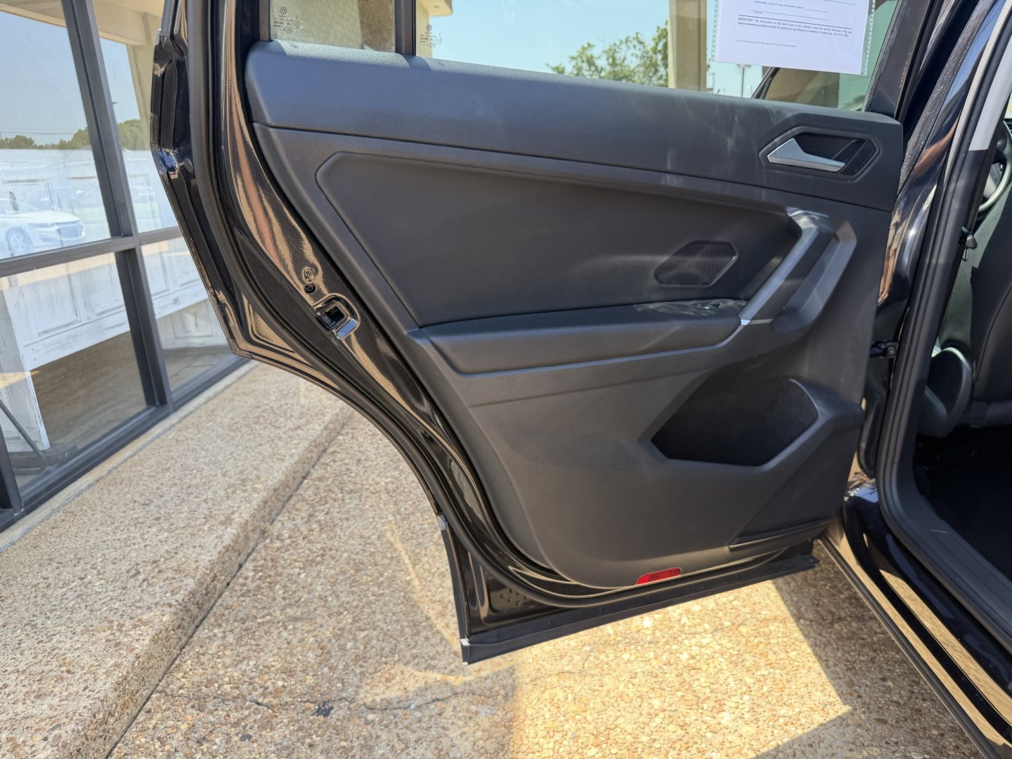 2020 BLACK VOLKSWAGEN TIGUAN SE (3VV3B7AXXLM) , located at 922 W. Beacon St., Philadelphia, MS, 39350, (601) 650-3675, 32.770447, -89.127151- Photo#12