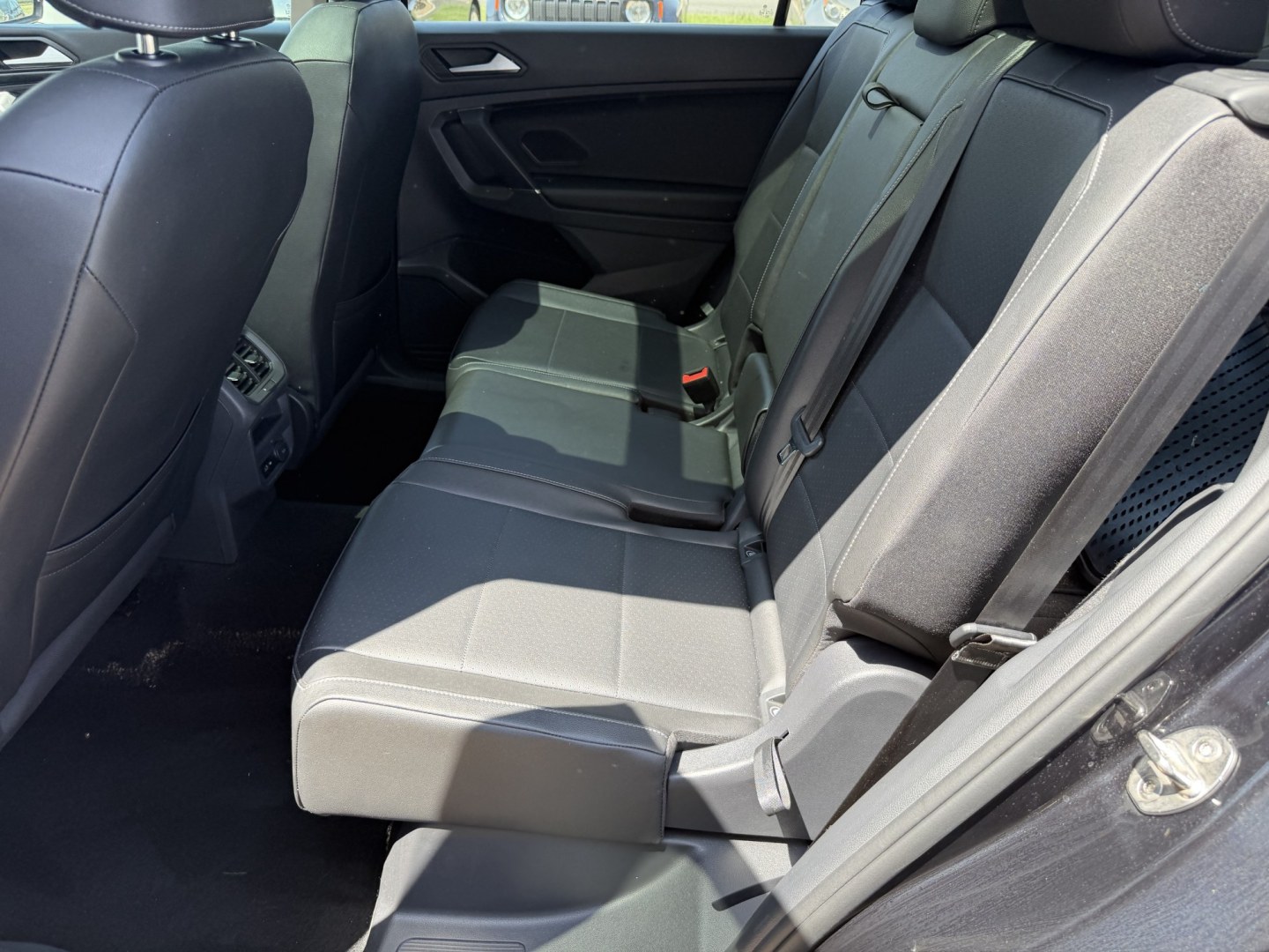 2020 BLACK VOLKSWAGEN TIGUAN SE (3VV3B7AXXLM) , located at 922 W. Beacon St., Philadelphia, MS, 39350, (601) 650-3675, 32.770447, -89.127151- Photo#13
