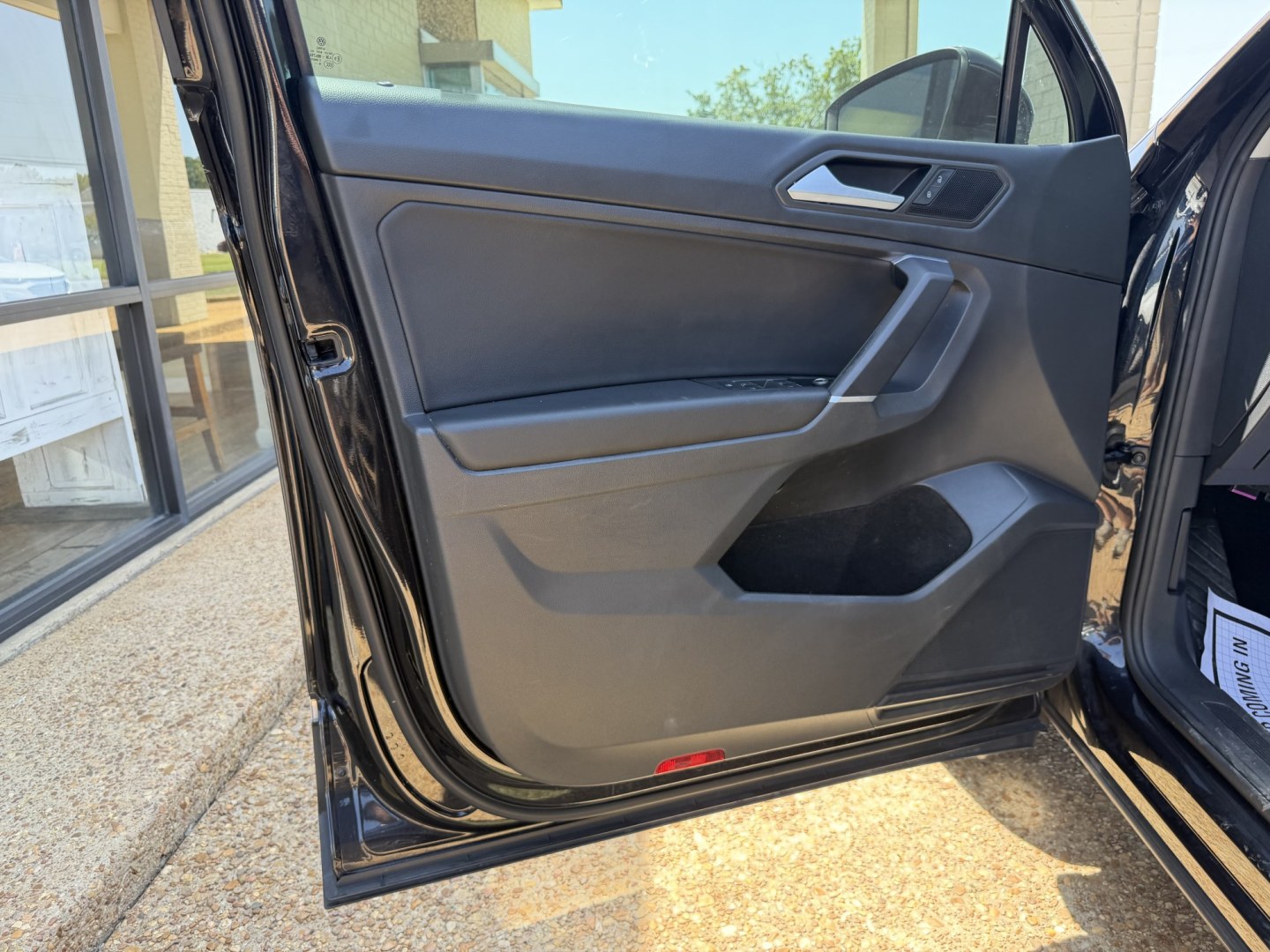 2020 BLACK VOLKSWAGEN TIGUAN SE (3VV3B7AXXLM) , located at 922 W. Beacon St., Philadelphia, MS, 39350, (601) 650-3675, 32.770447, -89.127151- Photo#8