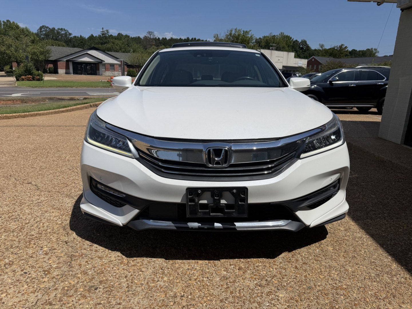 2016 WHITE HONDA ACCORD TOURING (1HGCR3F94GA) , located at 922 W. Beacon St., Philadelphia, MS, 39350, (601) 650-3675, 32.770447, -89.127151- Photo#1