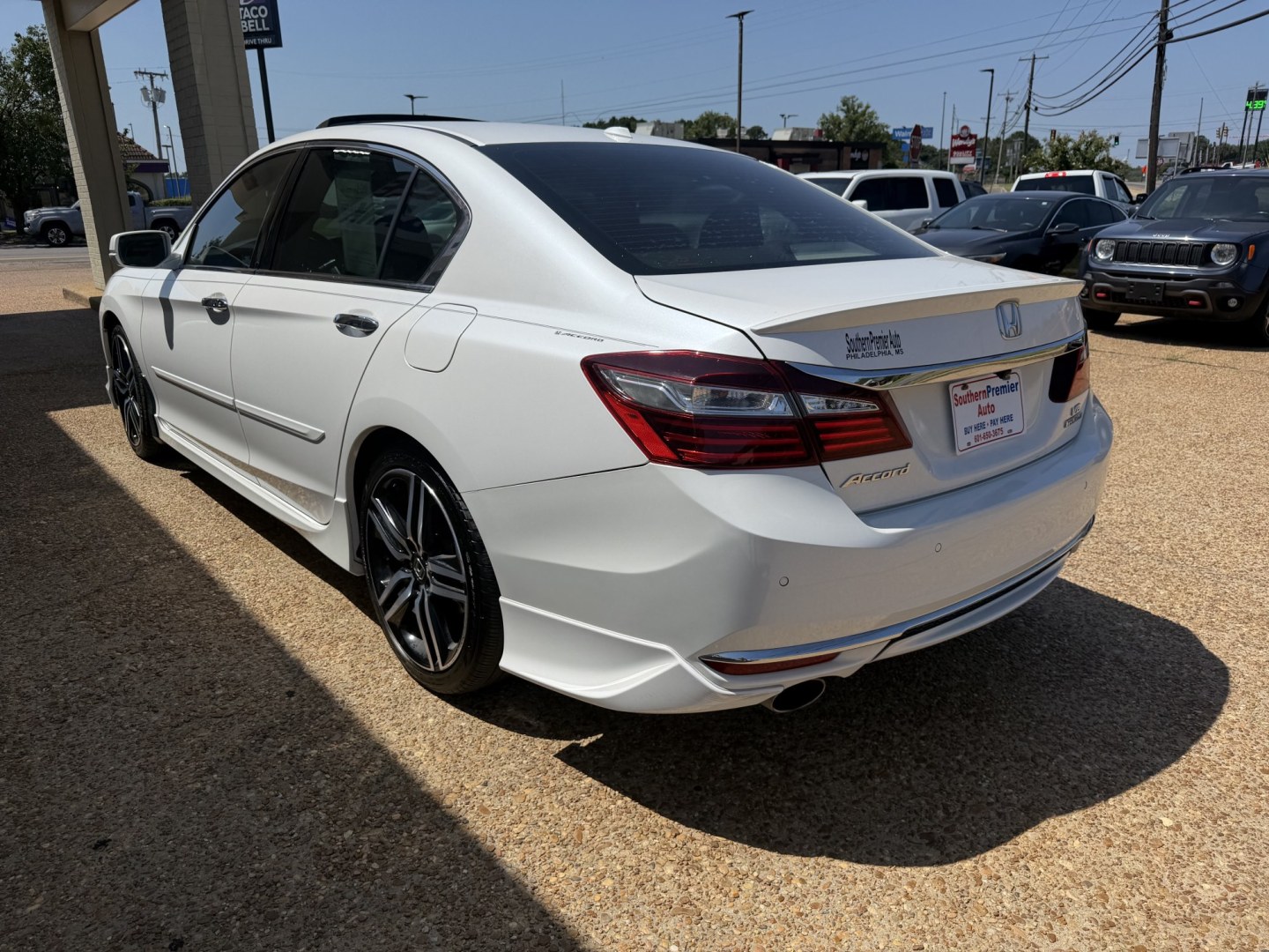 2016 WHITE HONDA ACCORD TOURING (1HGCR3F94GA) , located at 922 W. Beacon St., Philadelphia, MS, 39350, (601) 650-3675, 32.770447, -89.127151- Photo#3