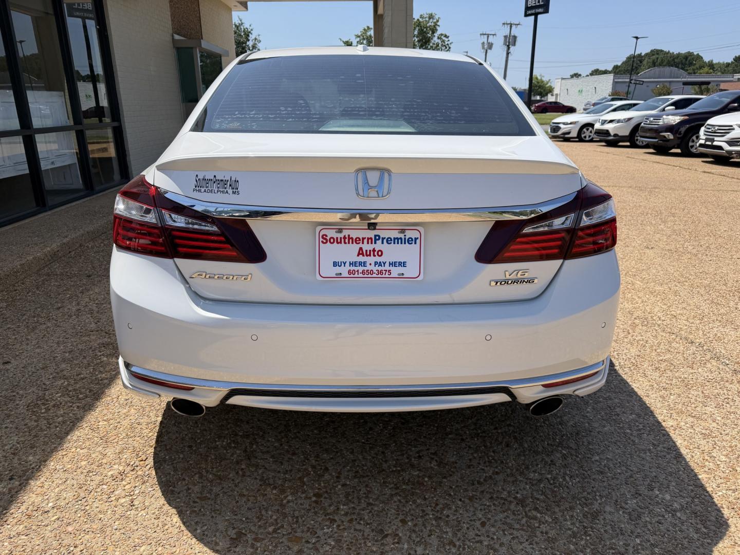 2016 WHITE HONDA ACCORD TOURING (1HGCR3F94GA) , located at 922 W. Beacon St., Philadelphia, MS, 39350, (601) 650-3675, 32.770447, -89.127151- Photo#4