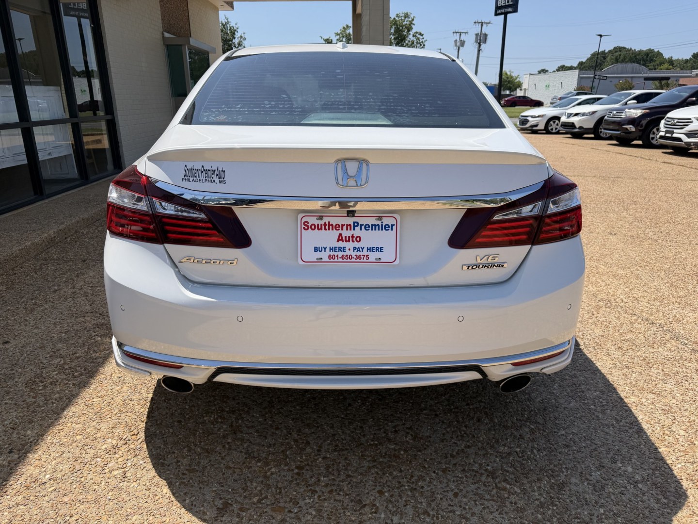 2016 WHITE HONDA ACCORD TOURING (1HGCR3F94GA) , located at 922 W. Beacon St., Philadelphia, MS, 39350, (601) 650-3675, 32.770447, -89.127151- Photo#4