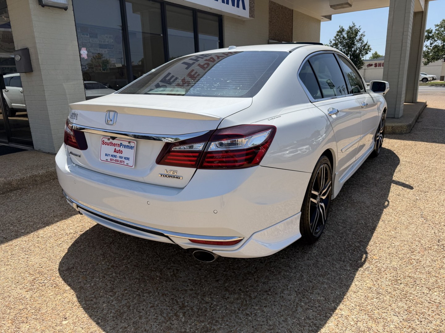 2016 WHITE HONDA ACCORD TOURING (1HGCR3F94GA) , located at 922 W. Beacon St., Philadelphia, MS, 39350, (601) 650-3675, 32.770447, -89.127151- Photo#5