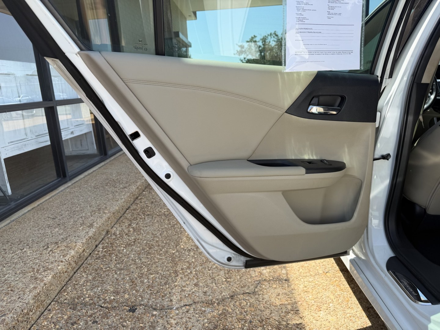 2016 WHITE HONDA ACCORD TOURING (1HGCR3F94GA) , located at 922 W. Beacon St., Philadelphia, MS, 39350, (601) 650-3675, 32.770447, -89.127151- Photo#12