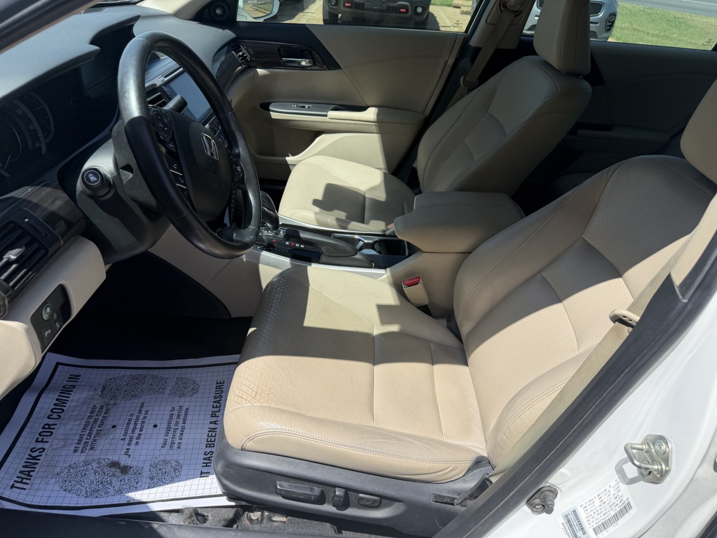 2016 WHITE HONDA ACCORD TOURING (1HGCR3F94GA) , located at 922 W. Beacon St., Philadelphia, MS, 39350, (601) 650-3675, 32.770447, -89.127151- Photo#9