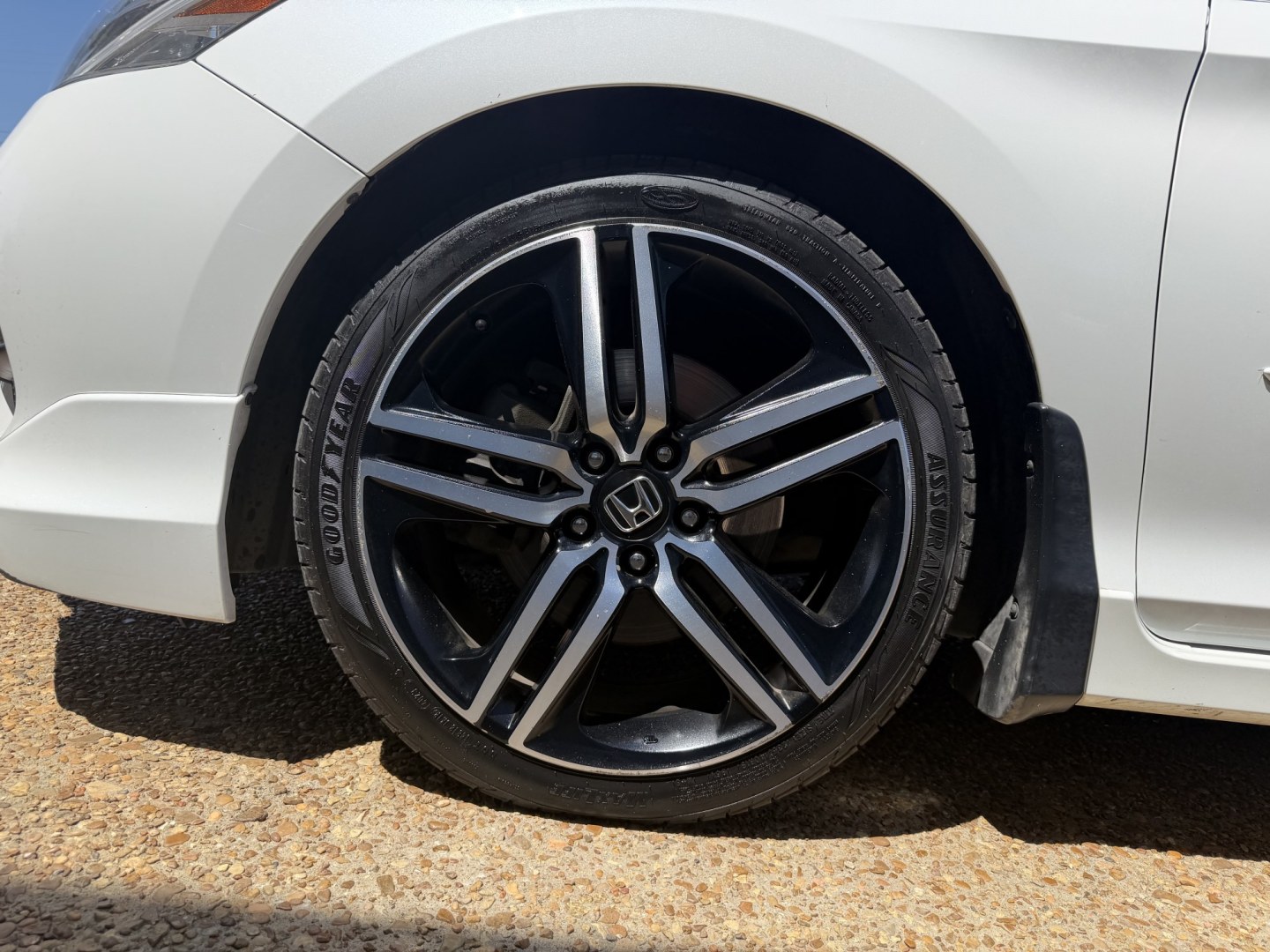 2016 WHITE HONDA ACCORD TOURING (1HGCR3F94GA) , located at 922 W. Beacon St., Philadelphia, MS, 39350, (601) 650-3675, 32.770447, -89.127151- Photo#7