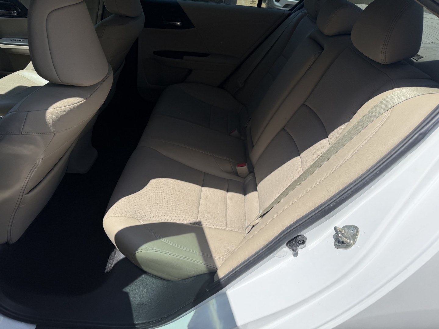 2016 WHITE HONDA ACCORD TOURING (1HGCR3F94GA) , located at 922 W. Beacon St., Philadelphia, MS, 39350, (601) 650-3675, 32.770447, -89.127151- Photo#13