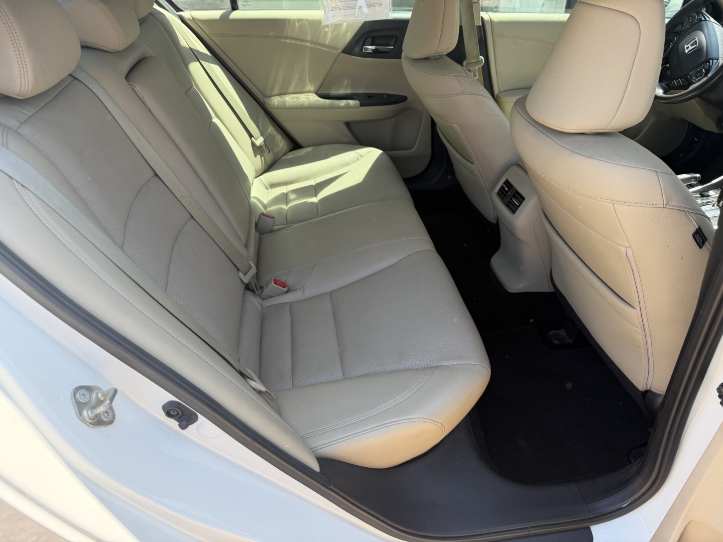 2016 WHITE HONDA ACCORD TOURING (1HGCR3F94GA) , located at 922 W. Beacon St., Philadelphia, MS, 39350, (601) 650-3675, 32.770447, -89.127151- Photo#14