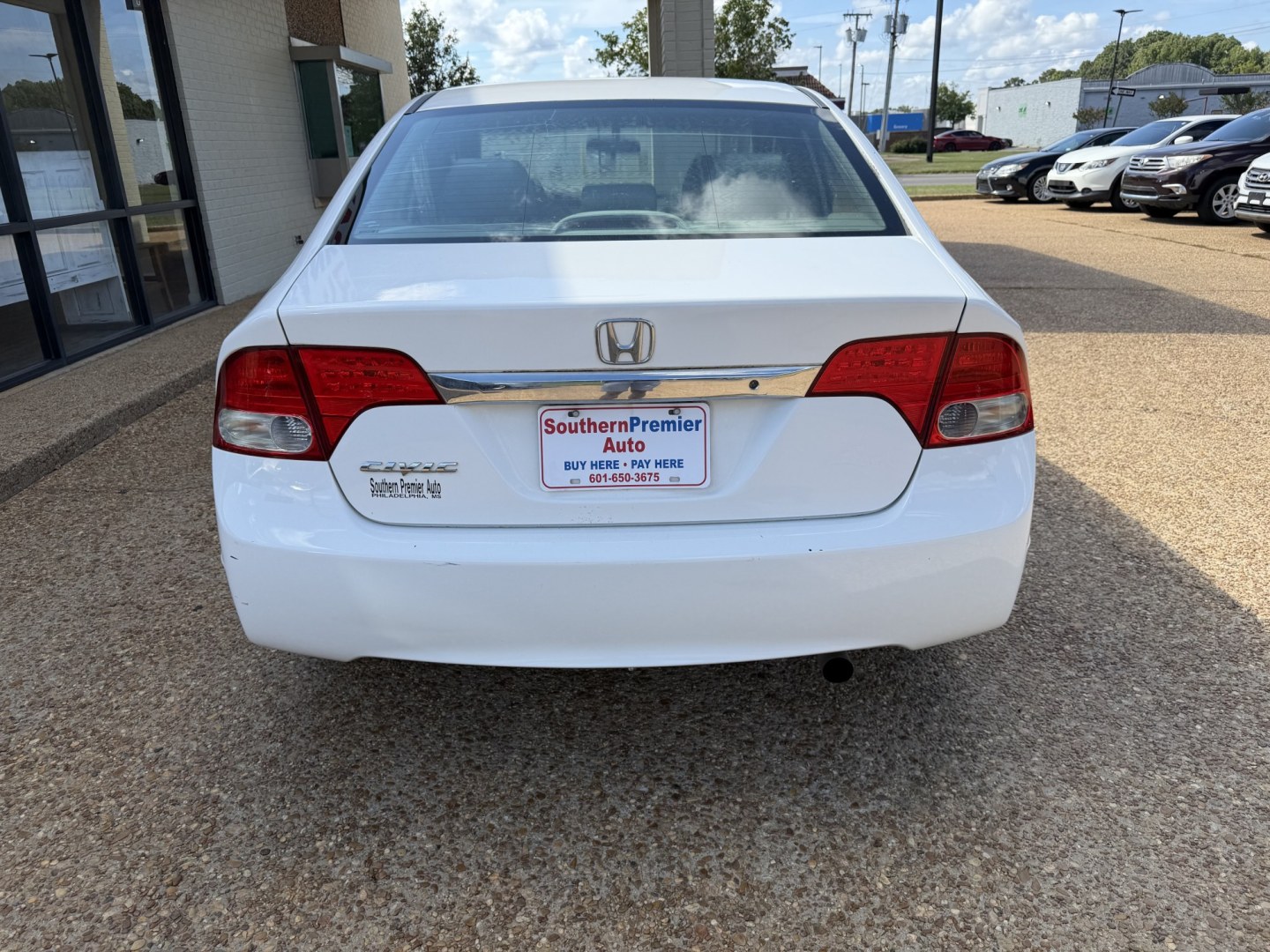 2011 WHITE HONDA CIVIC VP (2HGFA1F3XBH) , located at 922 W. Beacon St., Philadelphia, MS, 39350, (601) 650-3675, 32.770447, -89.127151- Photo#4