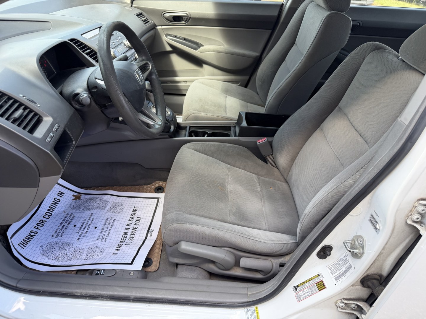 2011 WHITE HONDA CIVIC VP (2HGFA1F3XBH) , located at 922 W. Beacon St., Philadelphia, MS, 39350, (601) 650-3675, 32.770447, -89.127151- Photo#9