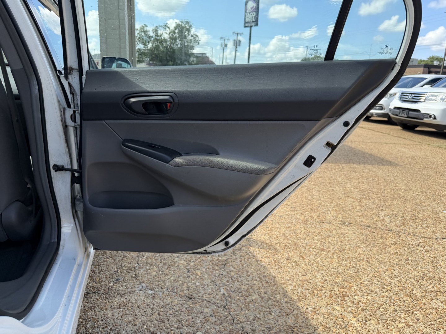 2011 WHITE HONDA CIVIC VP (2HGFA1F3XBH) , located at 922 W. Beacon St., Philadelphia, MS, 39350, (601) 650-3675, 32.770447, -89.127151- Photo#15