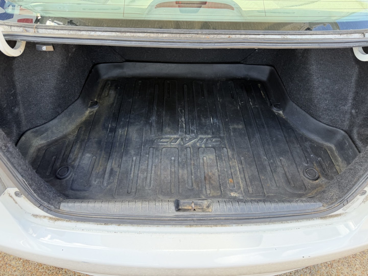 2011 WHITE HONDA CIVIC VP (2HGFA1F3XBH) , located at 922 W. Beacon St., Philadelphia, MS, 39350, (601) 650-3675, 32.770447, -89.127151- Photo#18