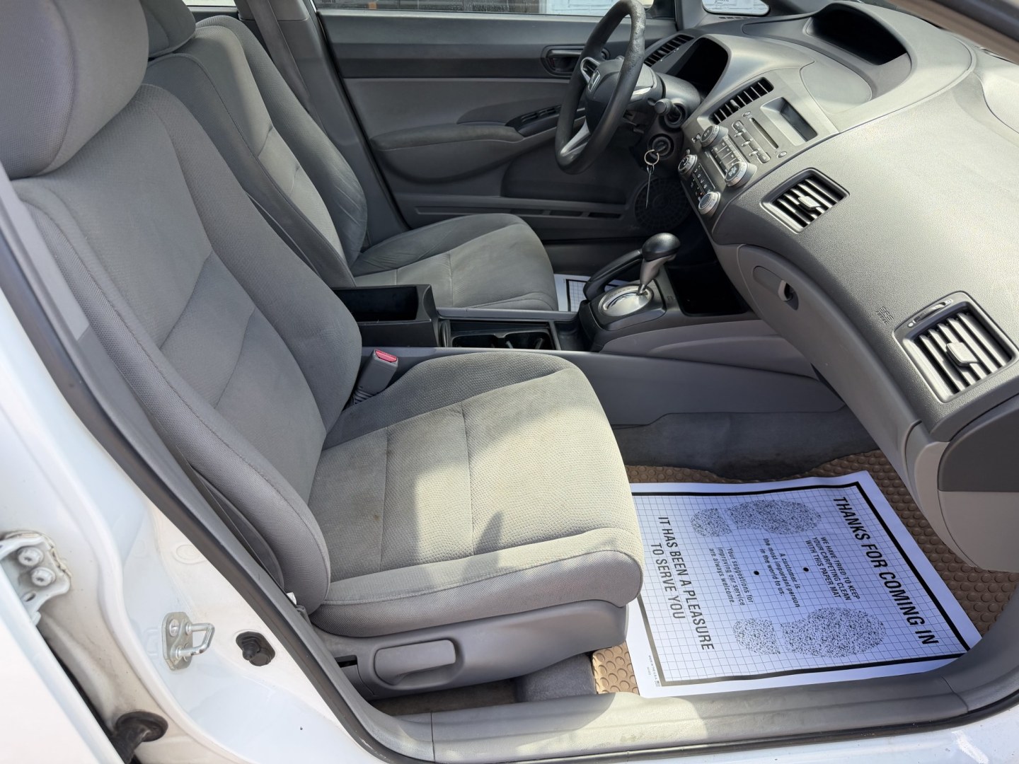 2011 WHITE HONDA CIVIC VP (2HGFA1F3XBH) , located at 922 W. Beacon St., Philadelphia, MS, 39350, (601) 650-3675, 32.770447, -89.127151- Photo#10