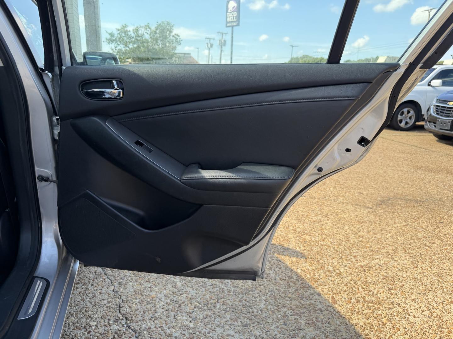 2012 SILVER NISSAN ALTIMA SL (1N4AL2AP7CN) , located at 922 W. Beacon St., Philadelphia, MS, 39350, (601) 650-3675, 32.770447, -89.127151- Photo#15