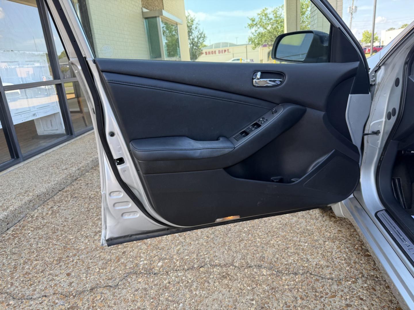 2012 SILVER NISSAN ALTIMA SL (1N4AL2AP7CN) , located at 922 W. Beacon St., Philadelphia, MS, 39350, (601) 650-3675, 32.770447, -89.127151- Photo#8