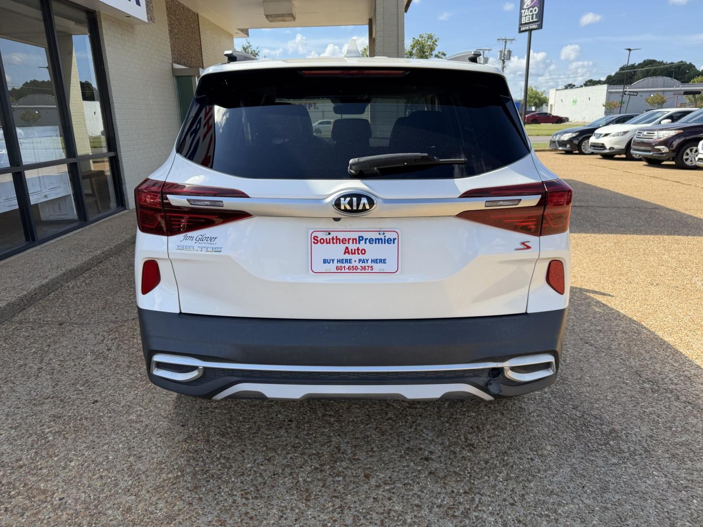 2021 WHITE KIA SELTOS S (KNDEU2AA6M7) , located at 922 W. Beacon St., Philadelphia, MS, 39350, (601) 650-3675, 32.770447, -89.127151- Photo#4