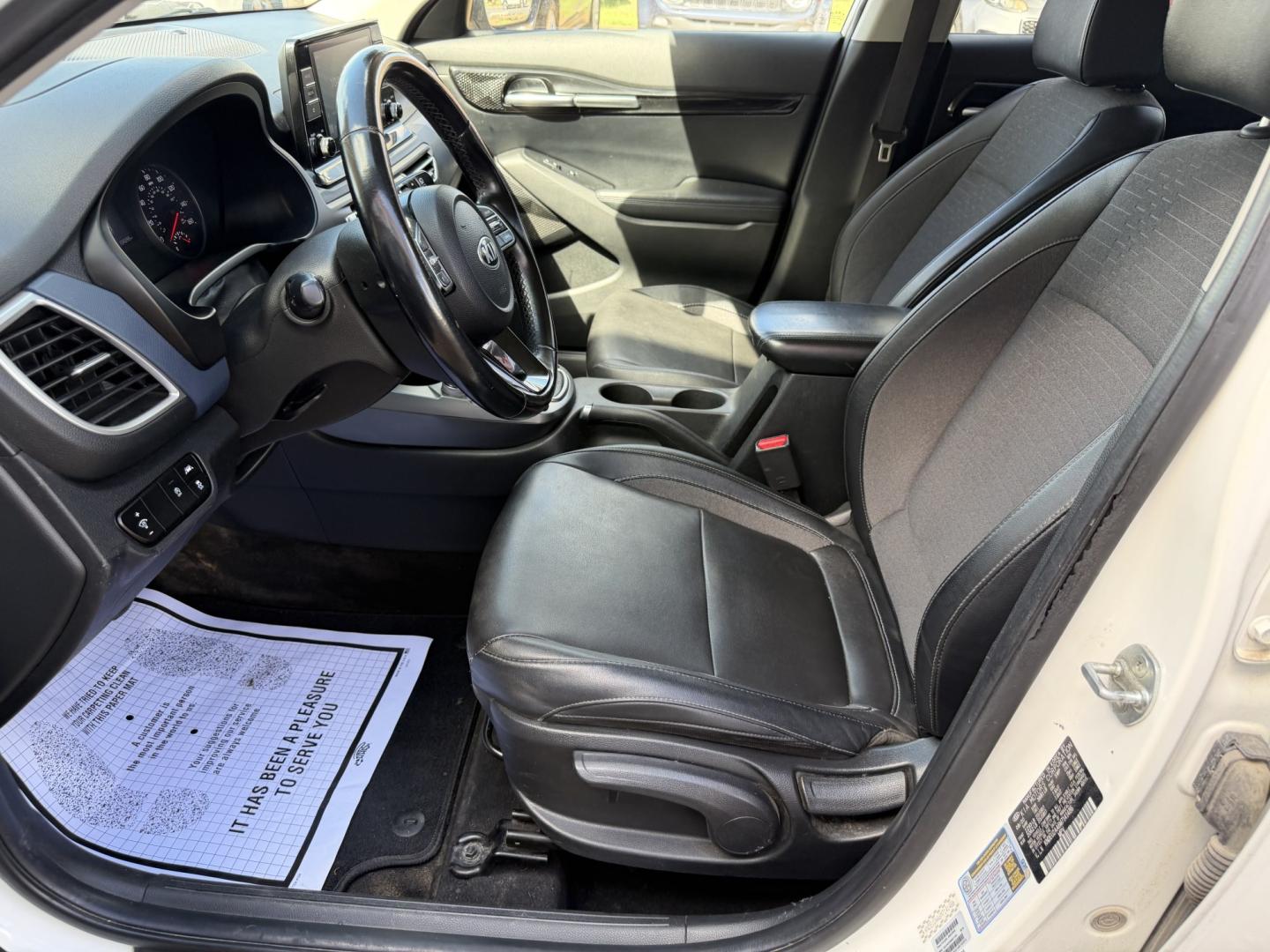 2021 WHITE KIA SELTOS S (KNDEU2AA6M7) , located at 922 W. Beacon St., Philadelphia, MS, 39350, (601) 650-3675, 32.770447, -89.127151- Photo#9