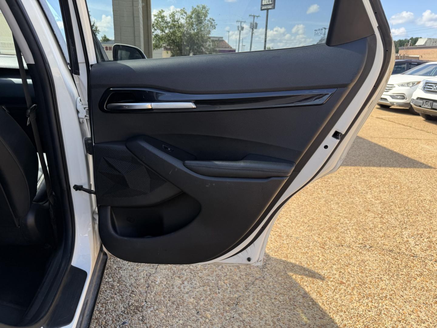 2021 WHITE KIA SELTOS S (KNDEU2AA6M7) , located at 922 W. Beacon St., Philadelphia, MS, 39350, (601) 650-3675, 32.770447, -89.127151- Photo#15