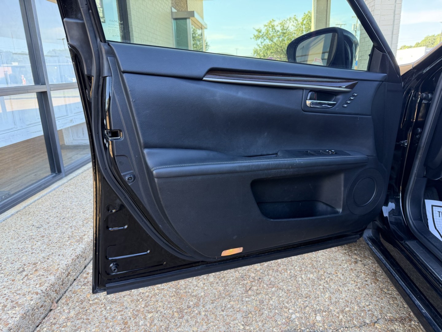 2014 BLACK LEXUS ES 350 BASE (JTHBK1GG8E2) , located at 922 W. Beacon St., Philadelphia, MS, 39350, (601) 650-3675, 32.770447, -89.127151- Photo#8