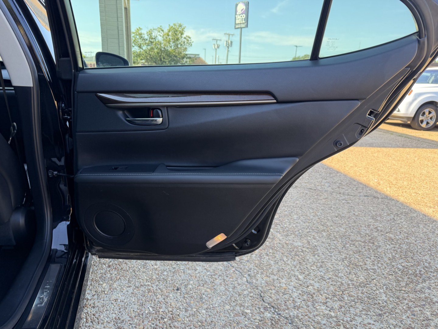 2014 BLACK LEXUS ES 350 BASE (JTHBK1GG8E2) , located at 922 W. Beacon St., Philadelphia, MS, 39350, (601) 650-3675, 32.770447, -89.127151- Photo#15