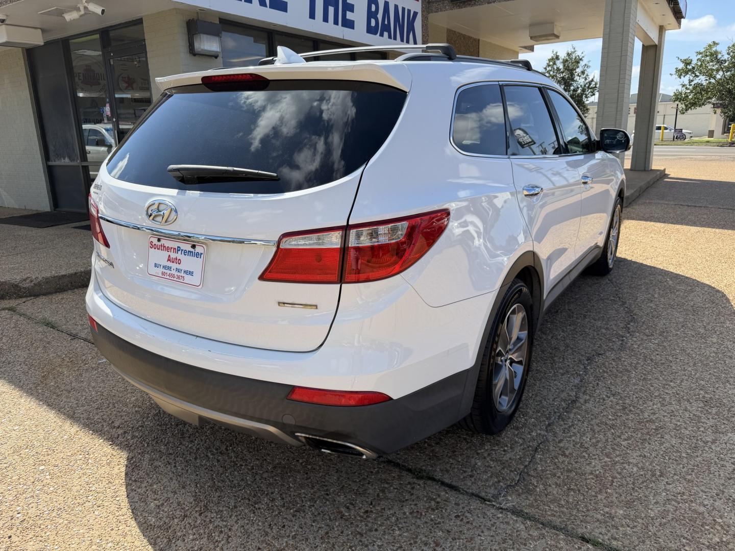2013 WHITE HYUNDAI SANTA FE GLS (KM8SM4HF4DU) , located at 922 W. Beacon St., Philadelphia, MS, 39350, (601) 650-3675, 32.770447, -89.127151- Photo#5