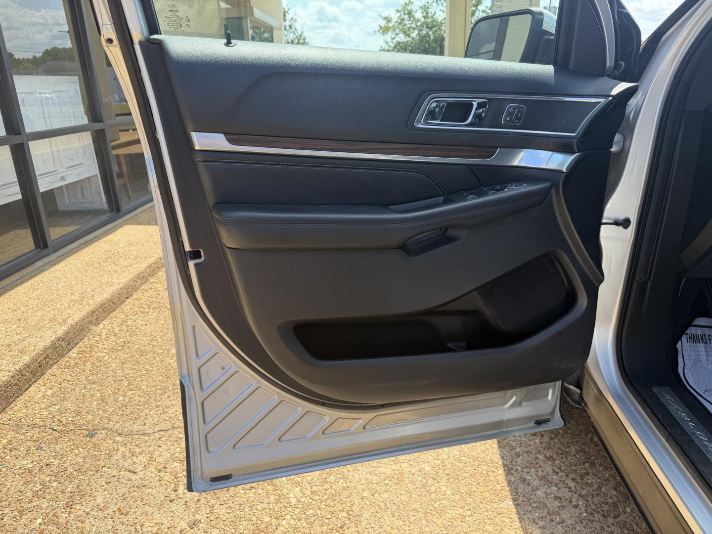 2019 SILVER FORD EXPLORER LIMITED (1FM5K7F87KG) , located at 922 W. Beacon St., Philadelphia, MS, 39350, (601) 650-3675, 32.770447, -89.127151- Photo#8
