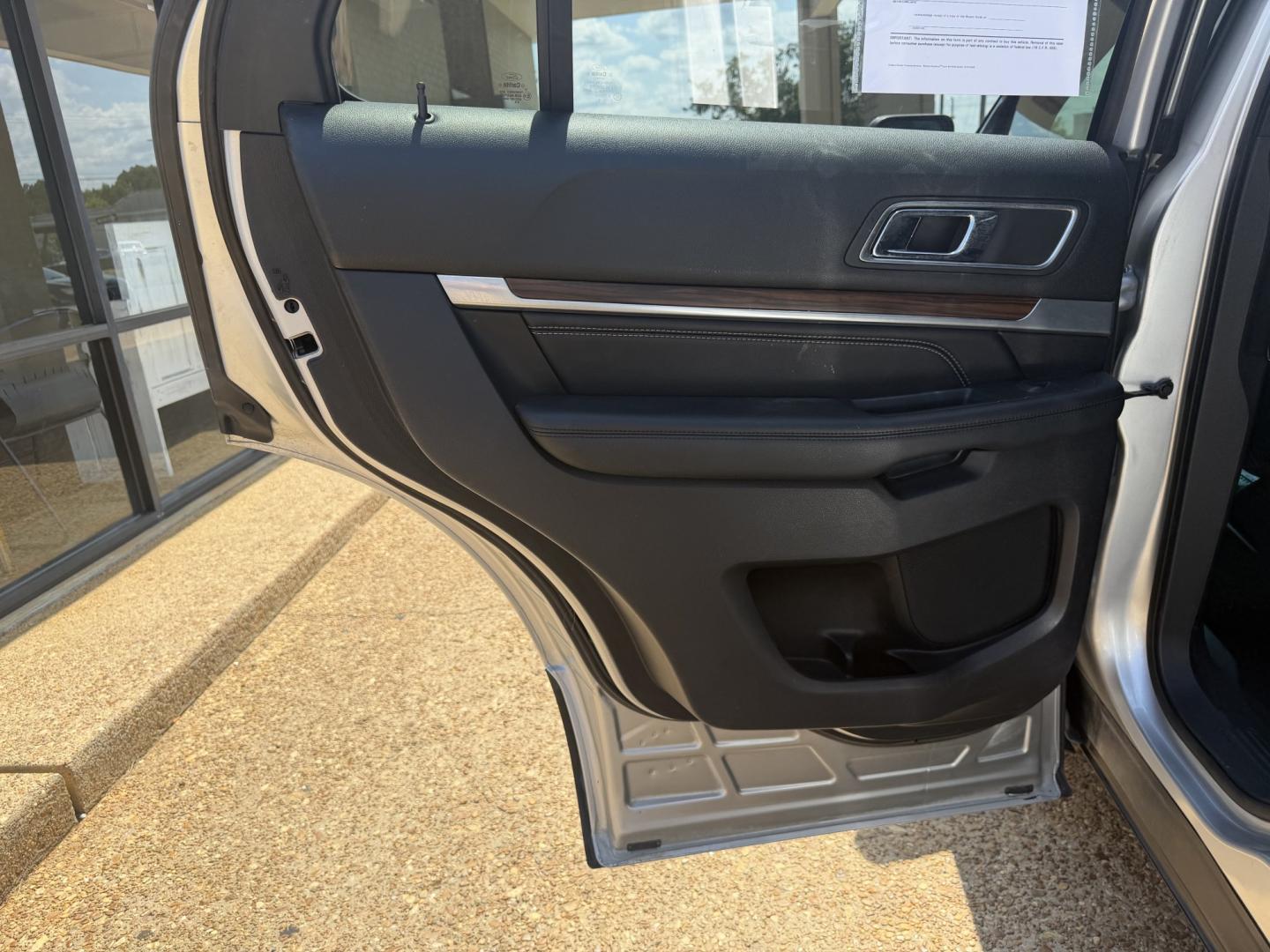 2019 SILVER FORD EXPLORER LIMITED (1FM5K7F87KG) , located at 922 W. Beacon St., Philadelphia, MS, 39350, (601) 650-3675, 32.770447, -89.127151- Photo#12