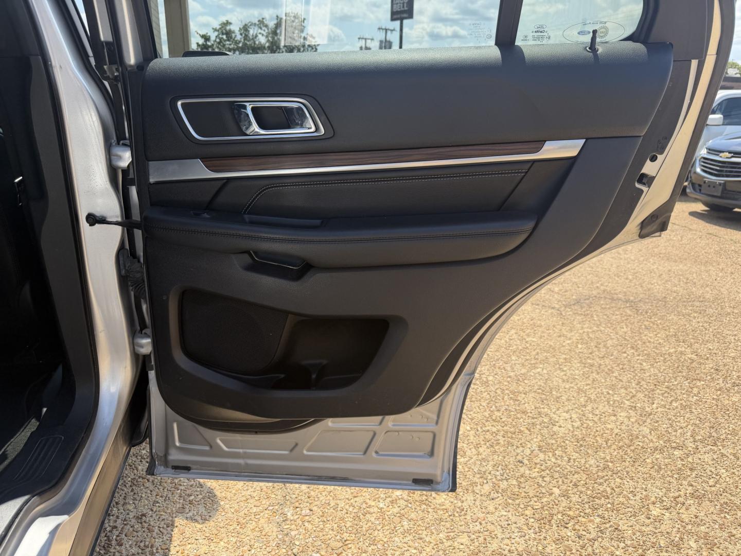 2019 SILVER FORD EXPLORER LIMITED (1FM5K7F87KG) , located at 922 W. Beacon St., Philadelphia, MS, 39350, (601) 650-3675, 32.770447, -89.127151- Photo#15