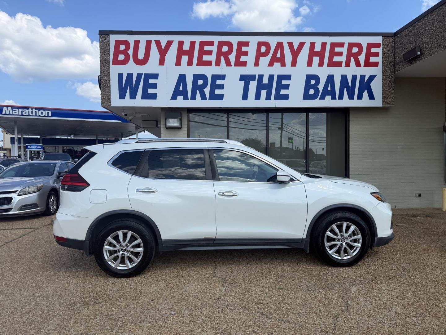 2017 WHITE NISSAN ROGUE SV (KNMAT2MT6HP) , located at 922 W. Beacon St., Philadelphia, MS, 39350, (601) 650-3675, 32.770447, -89.127151- Photo#6