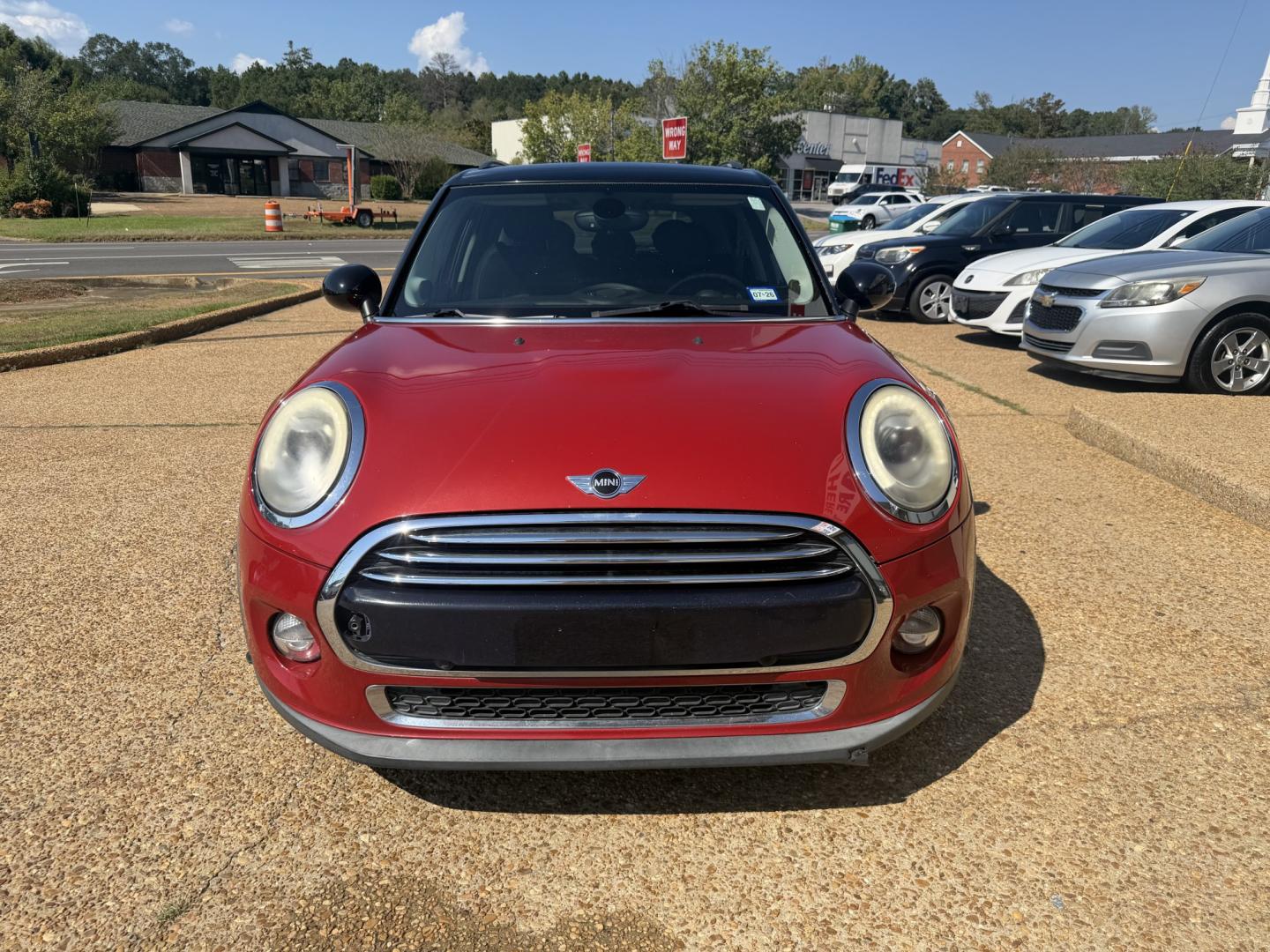 2018 RED MINI HARDTOP COOPER (WMWXU1C50J2) , located at 922 W. Beacon St., Philadelphia, MS, 39350, (601) 650-3675, 32.770447, -89.127151- Photo#1