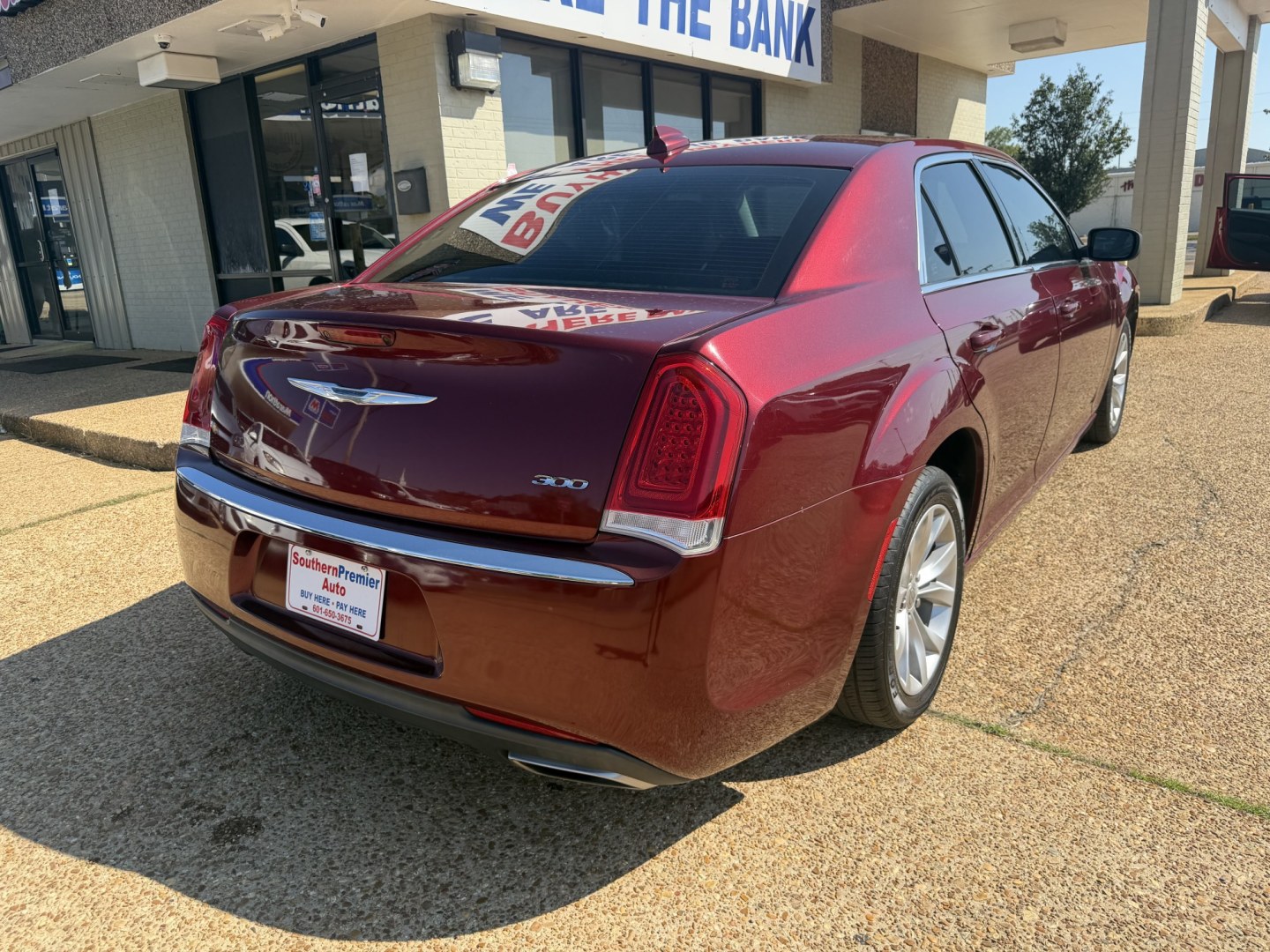 2015 RED CHRYSLER 300 LIMITED (2C3CCAAG9FH) , located at 922 W. Beacon St., Philadelphia, MS, 39350, (601) 650-3675, 32.770447, -89.127151- Photo#5