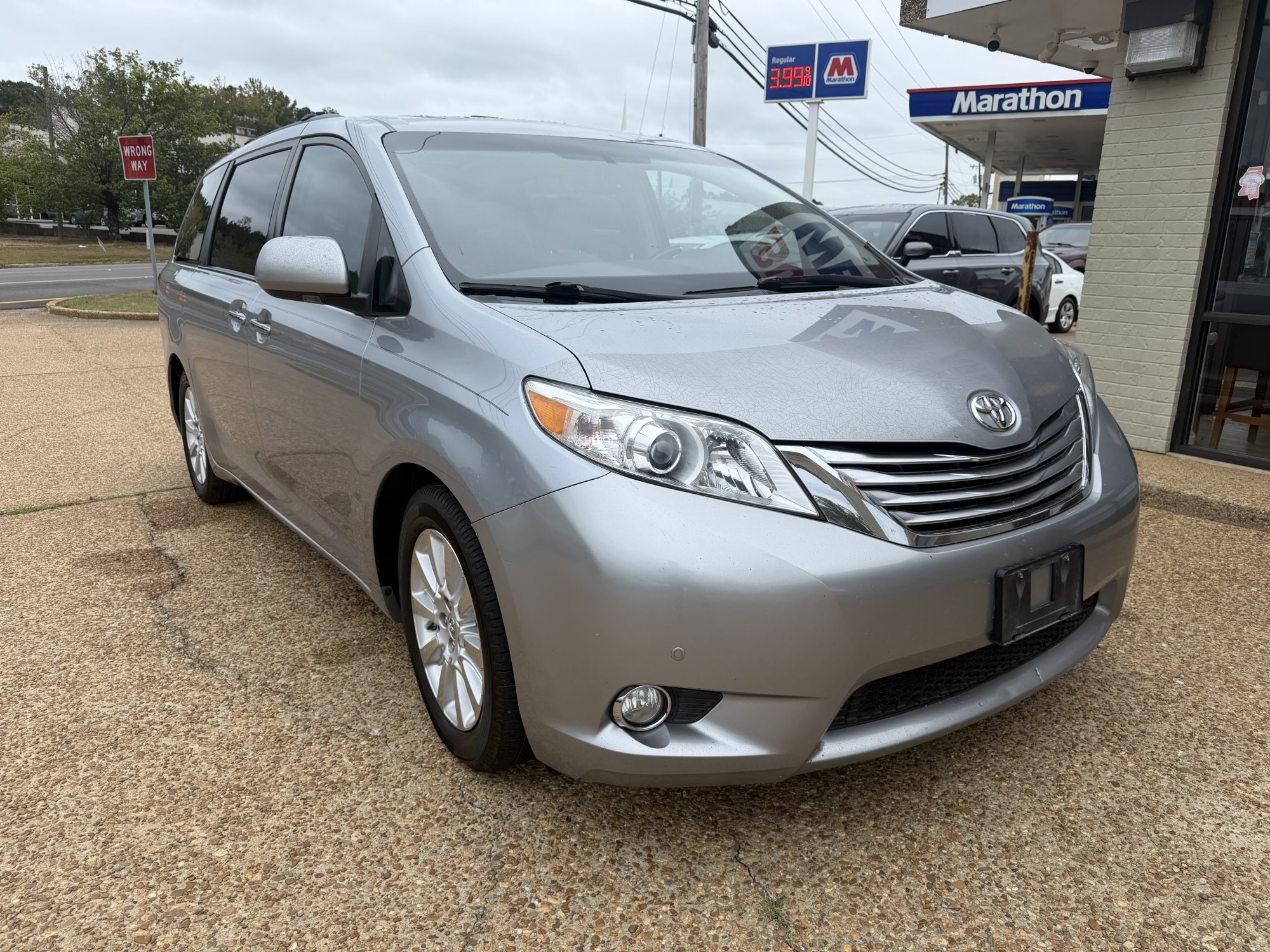 photo of 2011 TOYOTA SIENNA LIMITED 