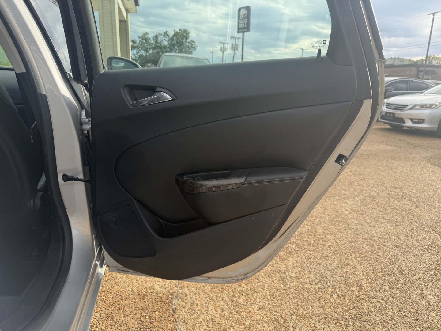 2012 SILVER BUICK VERANO LEATHER (1G4PS5SKXC4) , located at 922 W. Beacon St., Philadelphia, MS, 39350, (601) 650-3675, 32.770447, -89.127151- Photo#15