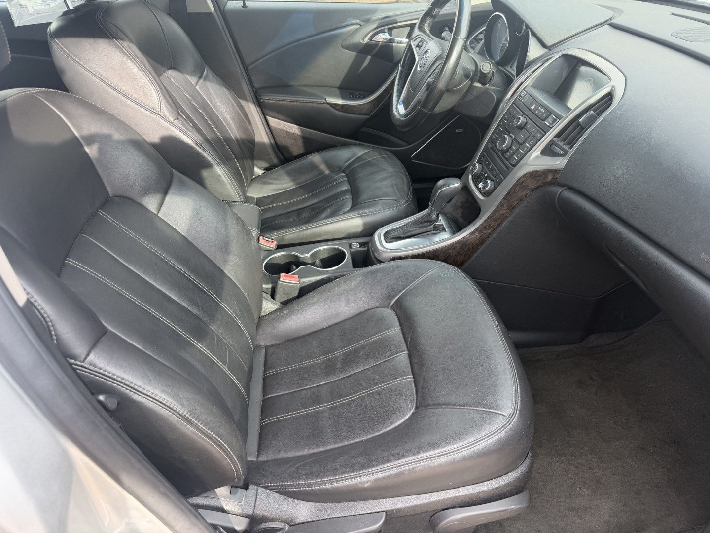 2012 SILVER BUICK VERANO LEATHER (1G4PS5SKXC4) , located at 922 W. Beacon St., Philadelphia, MS, 39350, (601) 650-3675, 32.770447, -89.127151- Photo#10