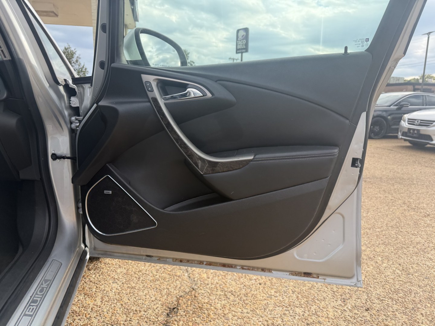 2012 SILVER BUICK VERANO LEATHER (1G4PS5SKXC4) , located at 922 W. Beacon St., Philadelphia, MS, 39350, (601) 650-3675, 32.770447, -89.127151- Photo#11