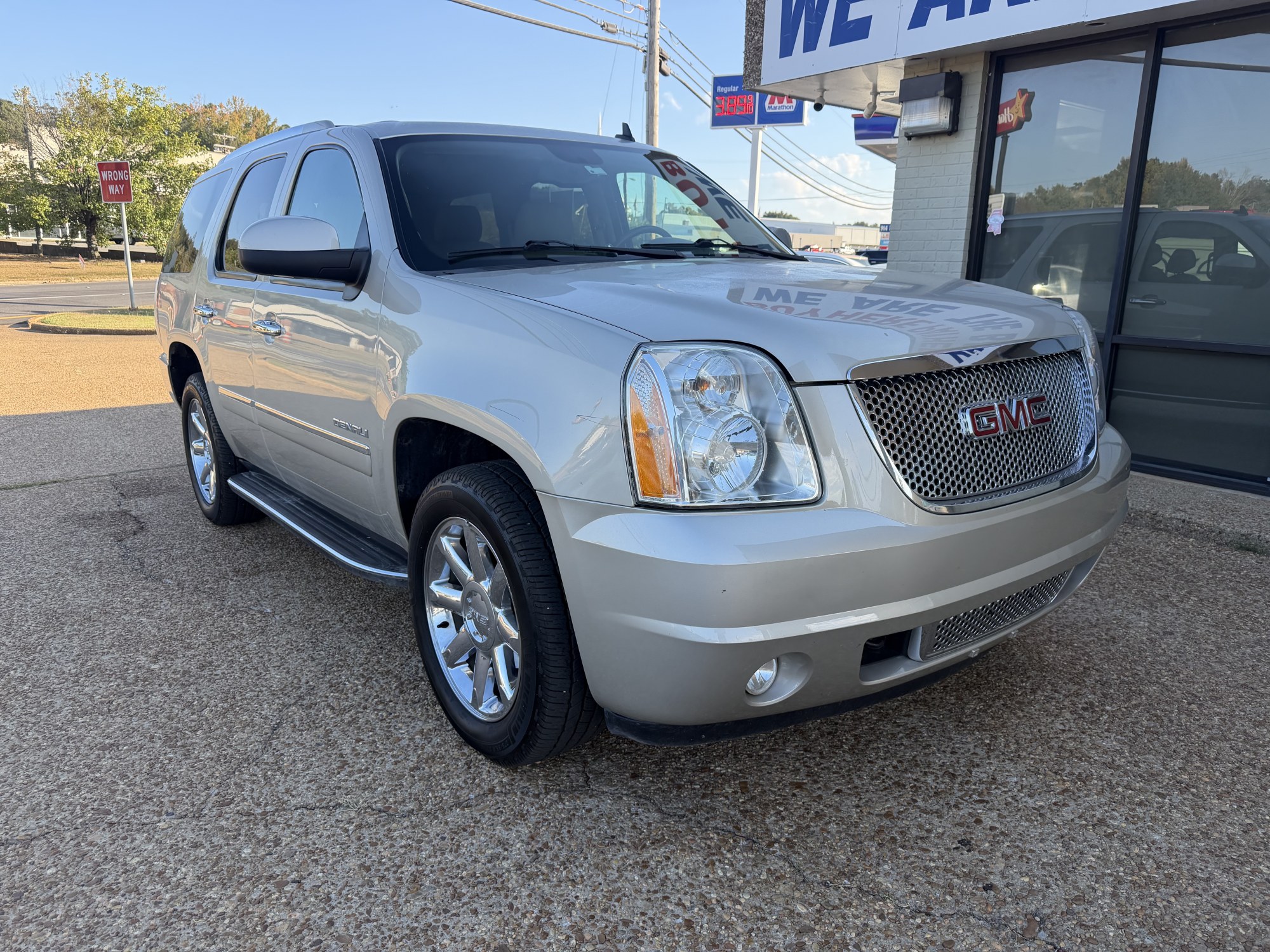 photo of 2014 GMC YUKON  DENALI 