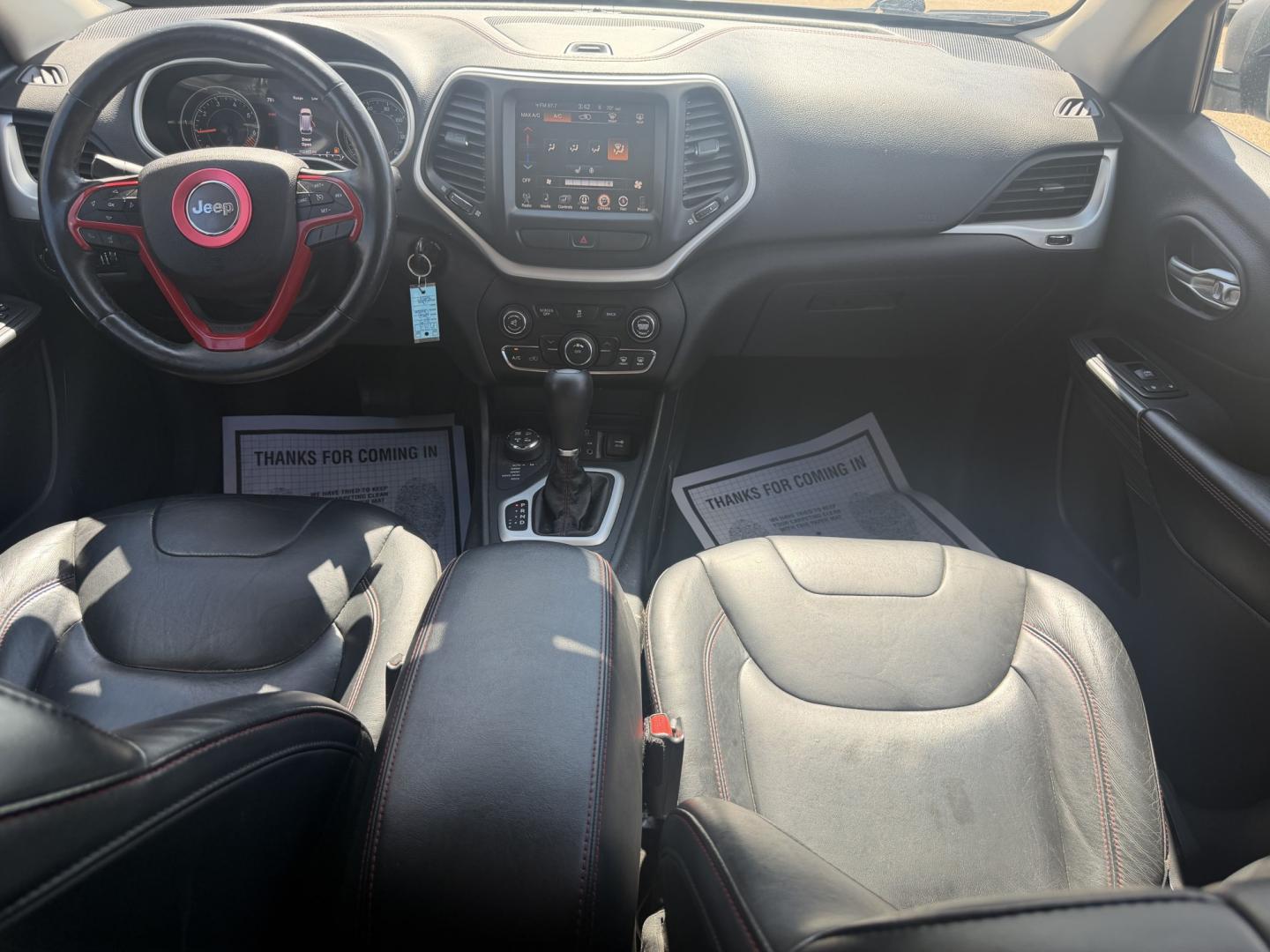 2015 WHITE JEEP CHEROKEE TRAILHAWK (1C4PJMBB4FW) , located at 922 W. Beacon St., Philadelphia, MS, 39350, (601) 650-3675, 32.770447, -89.127151- Photo#16