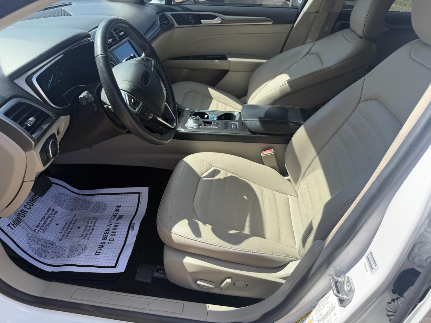 2018 WHITE FORD FUSION SE (3FA6P0HD4JR) , located at 922 W. Beacon St., Philadelphia, MS, 39350, (601) 650-3675, 32.770447, -89.127151- Photo#9