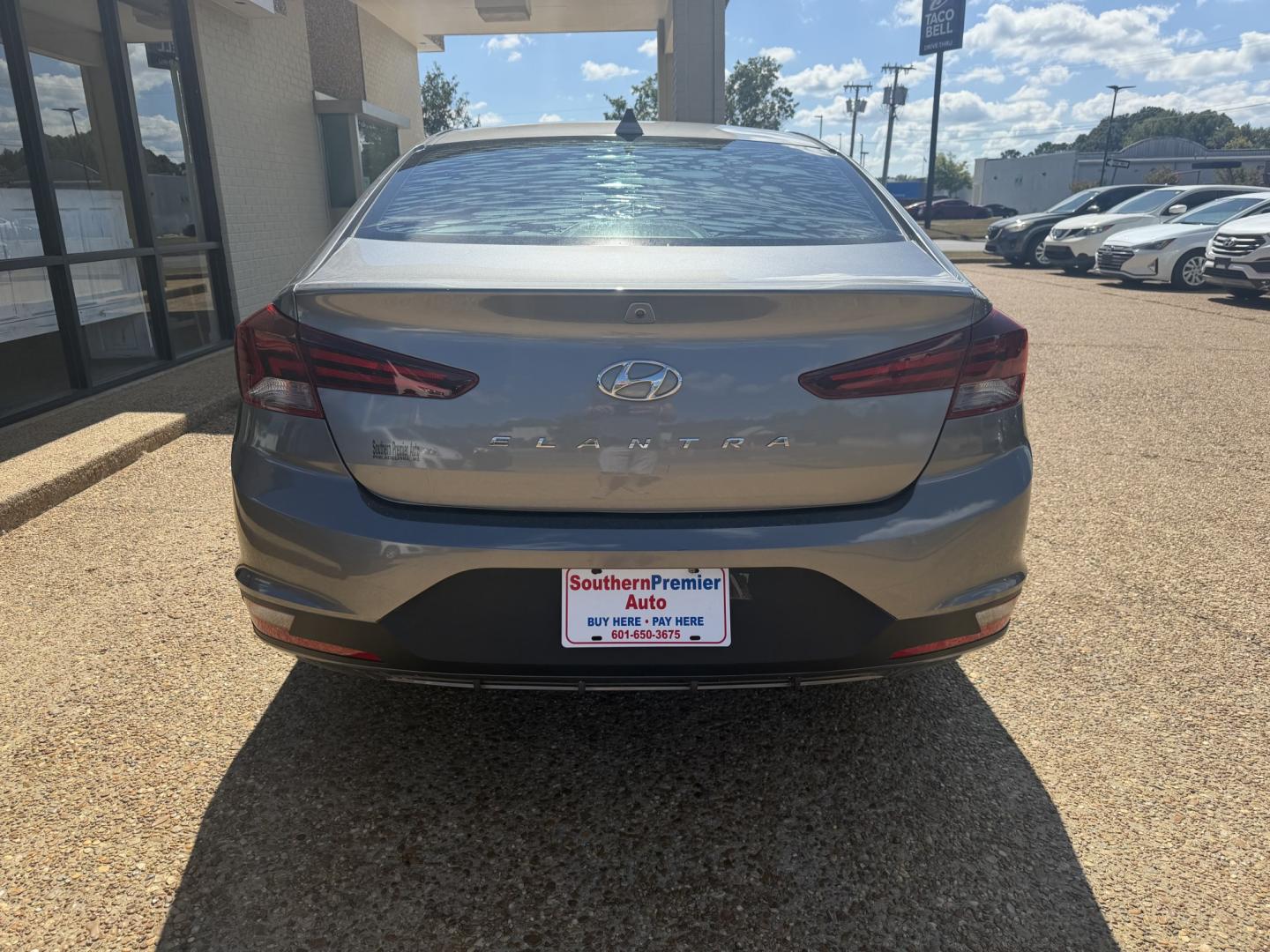 2019 GRAY HYUNDAI ELANTRA VE (5NPD84LF2KH) , located at 922 W. Beacon St., Philadelphia, MS, 39350, (601) 650-3675, 32.770447, -89.127151- Photo#4