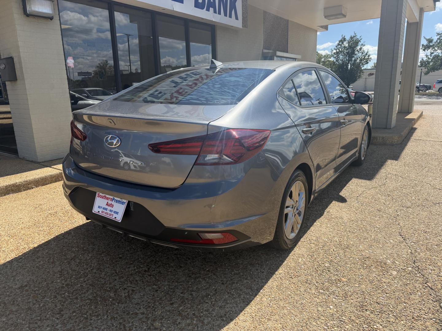2019 GRAY HYUNDAI ELANTRA VE (5NPD84LF2KH) , located at 922 W. Beacon St., Philadelphia, MS, 39350, (601) 650-3675, 32.770447, -89.127151- Photo#5