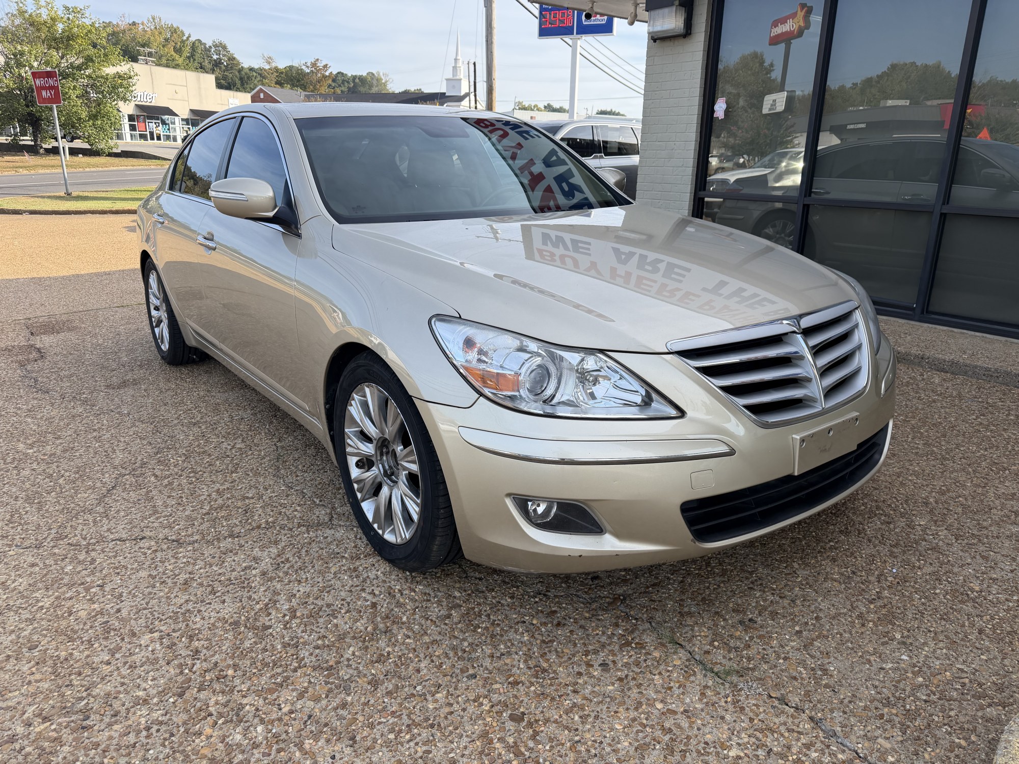 photo of 2011 HYUNDAI GENESIS BASE 